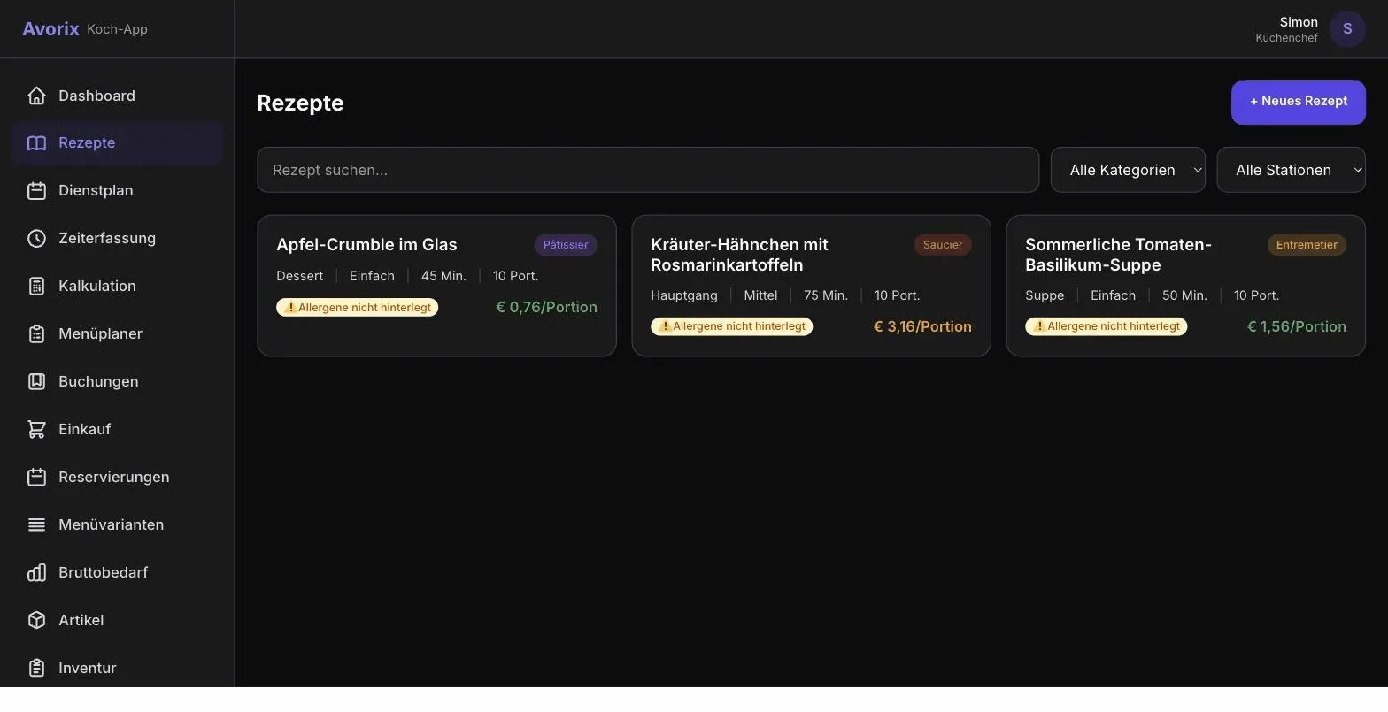 Screenshot der Avorix Koch-App: Rezeptbibliothek mit Kategorien, Zeiten und Kosten pro Portion